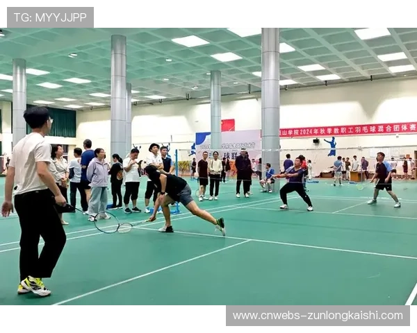 绥化市委社会工作部羽毛球比赛成功举办,提升团队凝聚力与工作热情 绥化市委社会工作部羽毛球比赛成功举办,提升团队凝聚力与工作热情